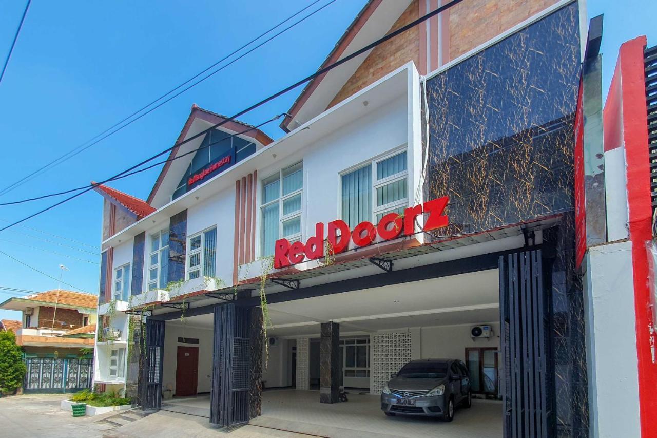 Reddoorz Syariah Near Solo Paragon Mall 2 Bonorejo Екстериор снимка