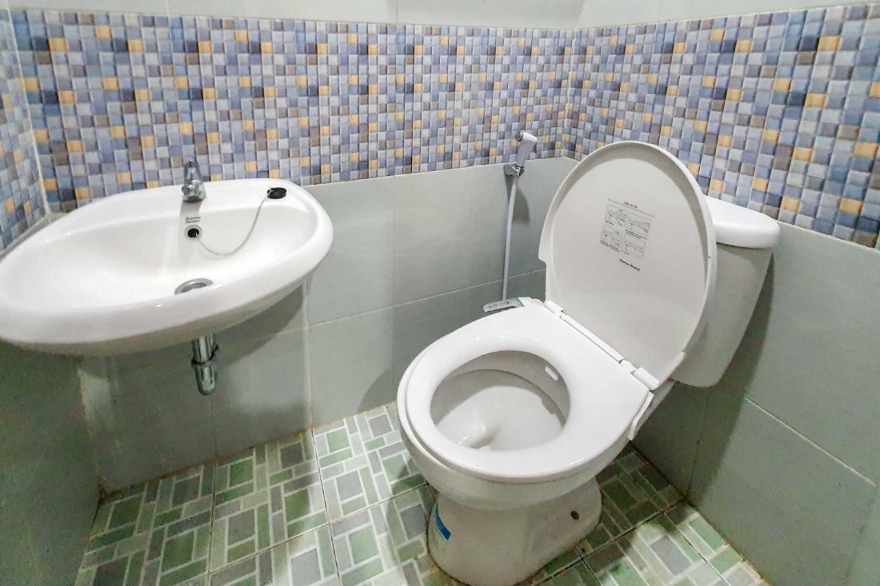 Reddoorz Syariah Near Solo Paragon Mall 2 Bonorejo Екстериор снимка