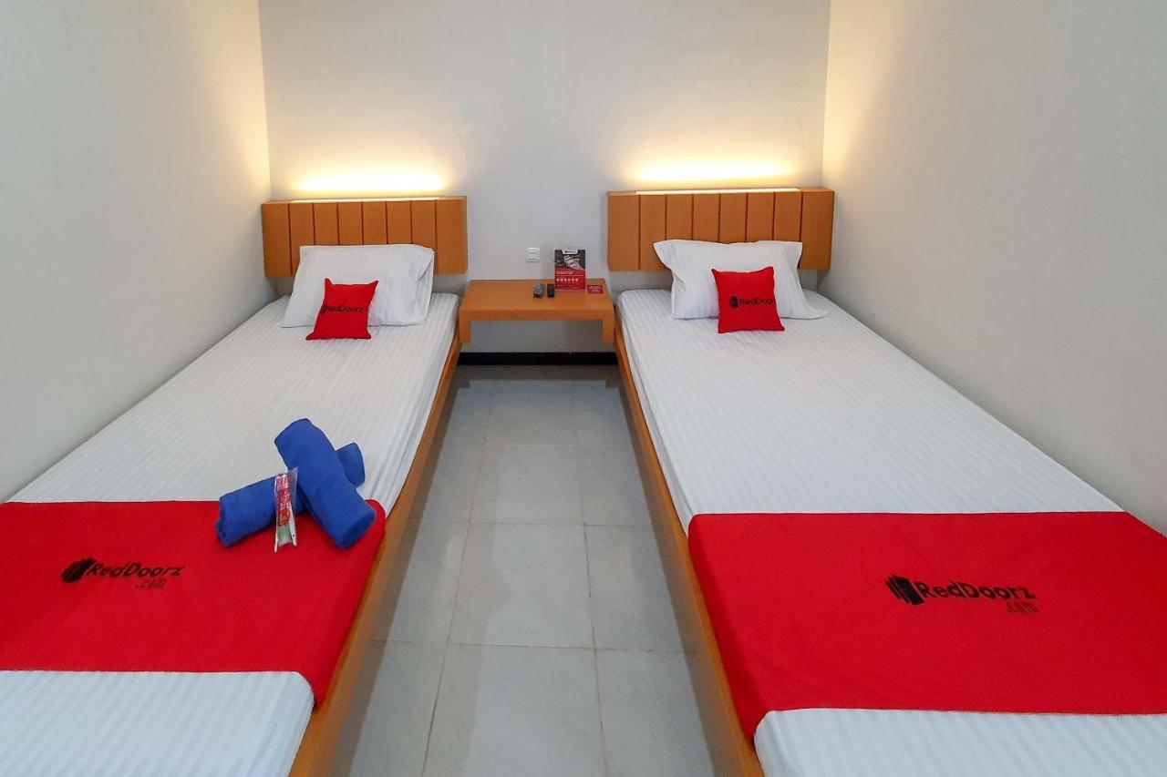 Reddoorz Syariah Near Solo Paragon Mall 2 Bonorejo Екстериор снимка