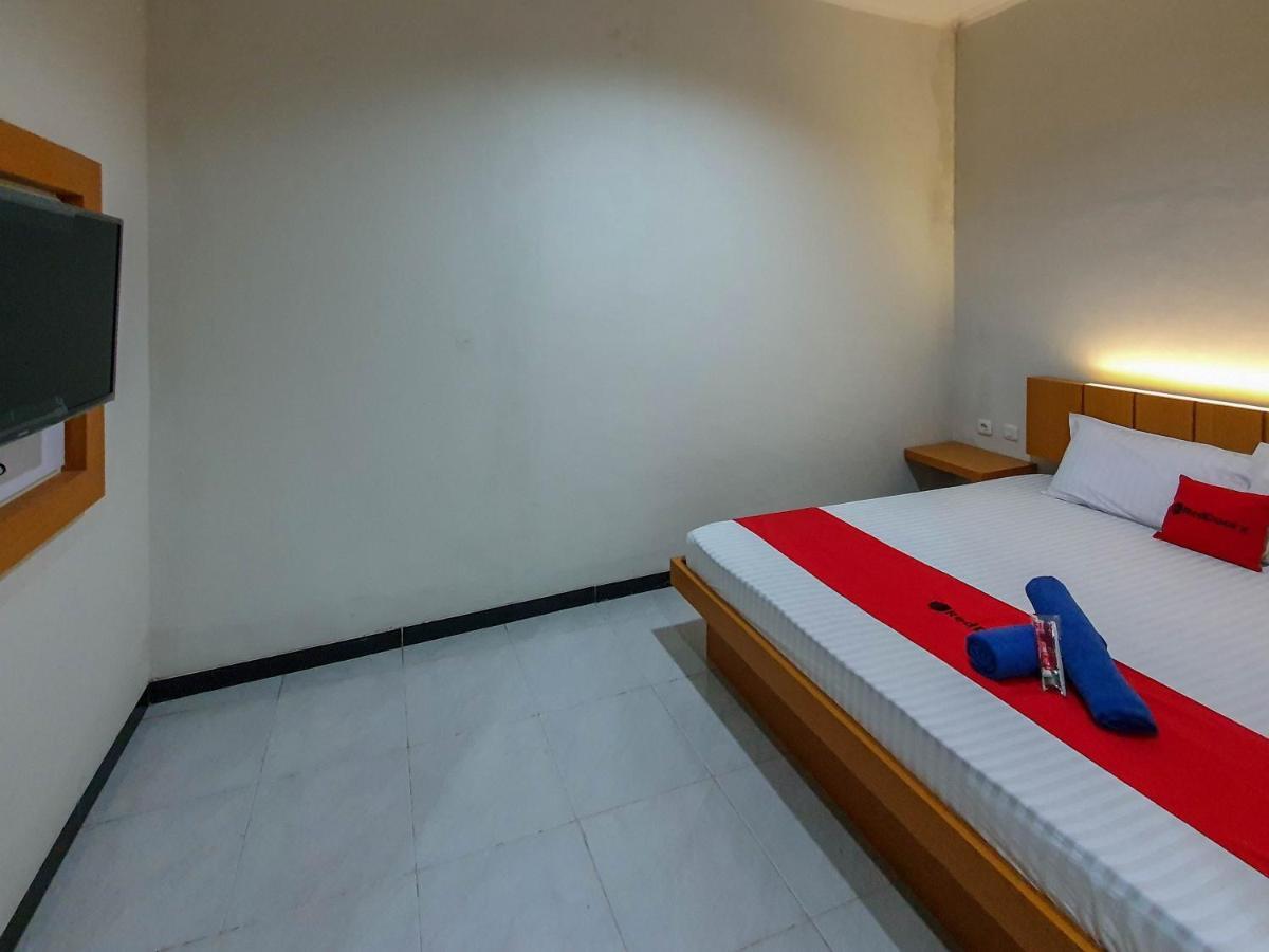 Reddoorz Syariah Near Solo Paragon Mall 2 Bonorejo Екстериор снимка