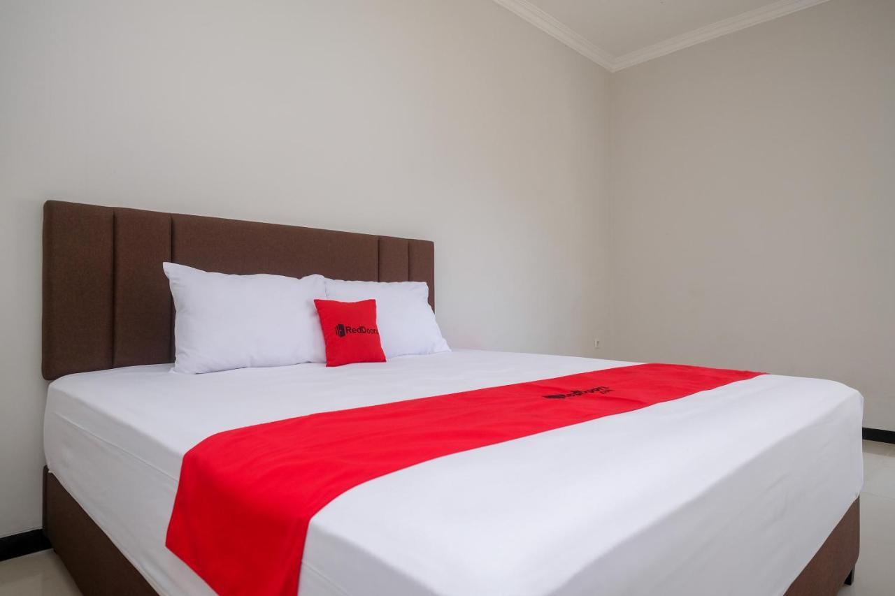 Reddoorz Syariah Near Solo Paragon Mall 2 Bonorejo Екстериор снимка