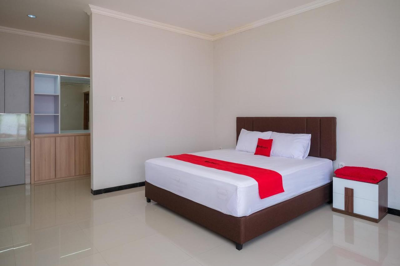 Reddoorz Syariah Near Solo Paragon Mall 2 Bonorejo Екстериор снимка